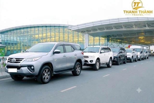 Thuê xe đón sân bay Tân Sơn Nhất ban đêm: Chốt giờ và điểm gặp